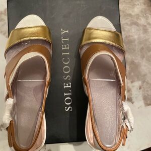 Sole Society Gold and Tan Women's Sandals